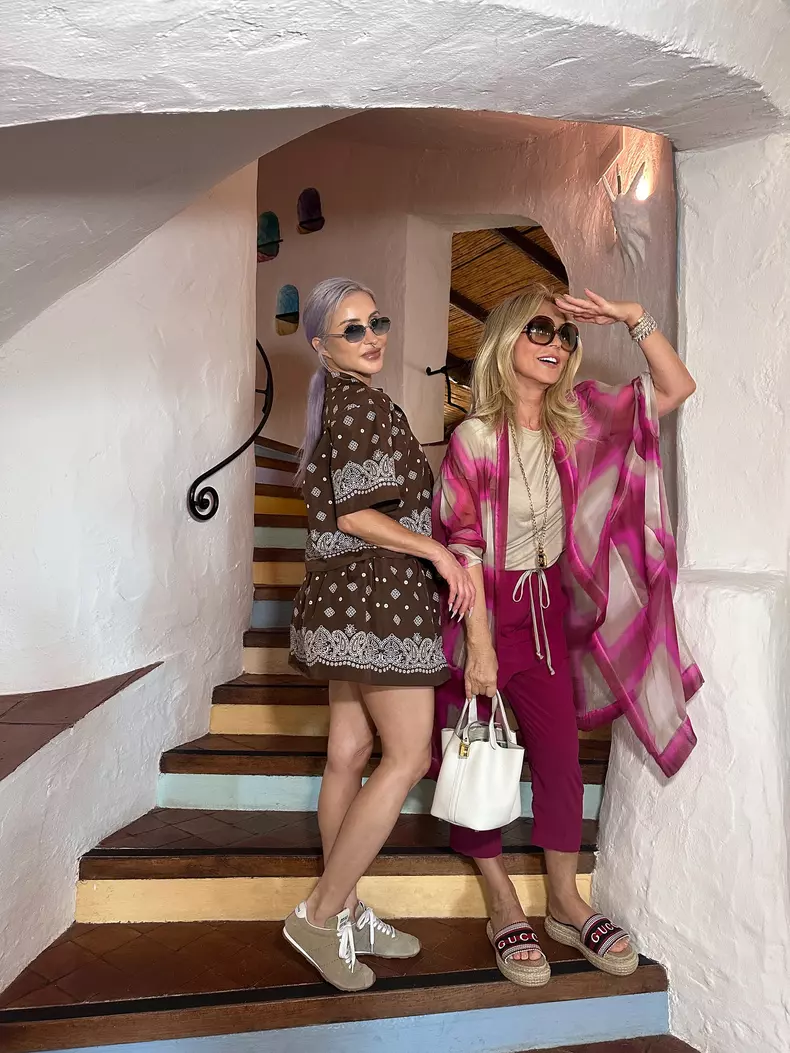Anastasia Soare, vacanță în Sardinia alături de Sofia Vergara  (10)