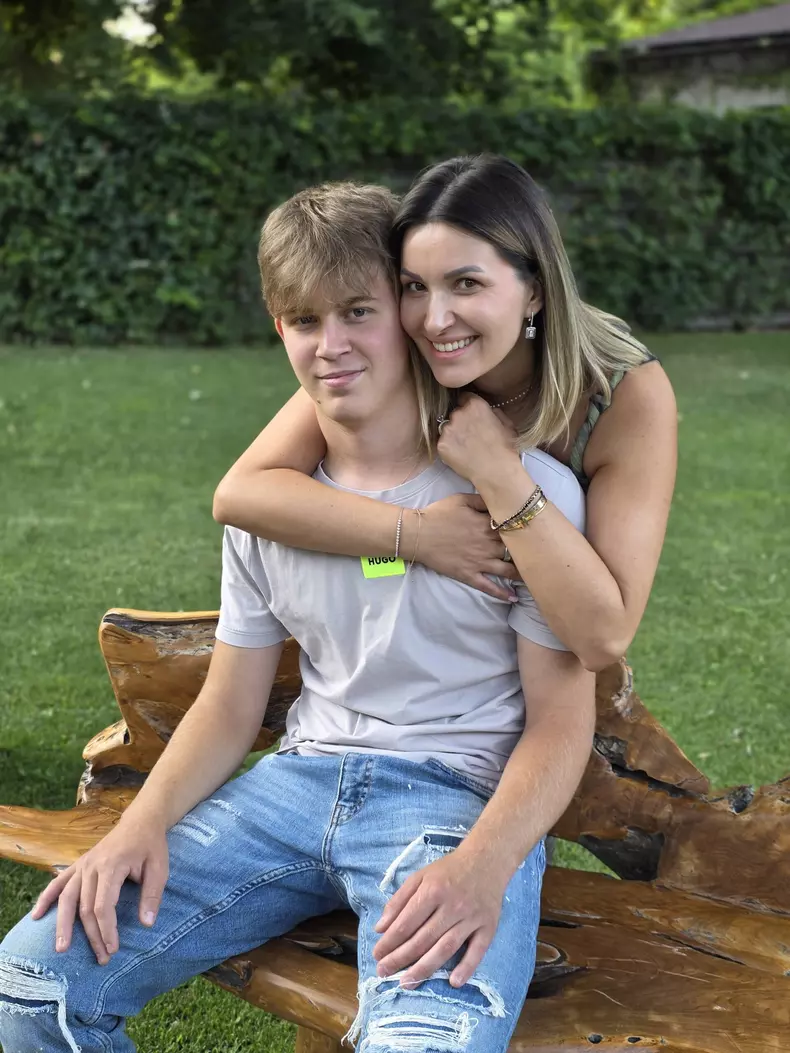 Ela Craciun si fiul Alex facultate 2