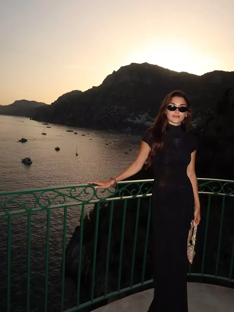 Hande-Erçel-vacanta-italia-2025 (16)