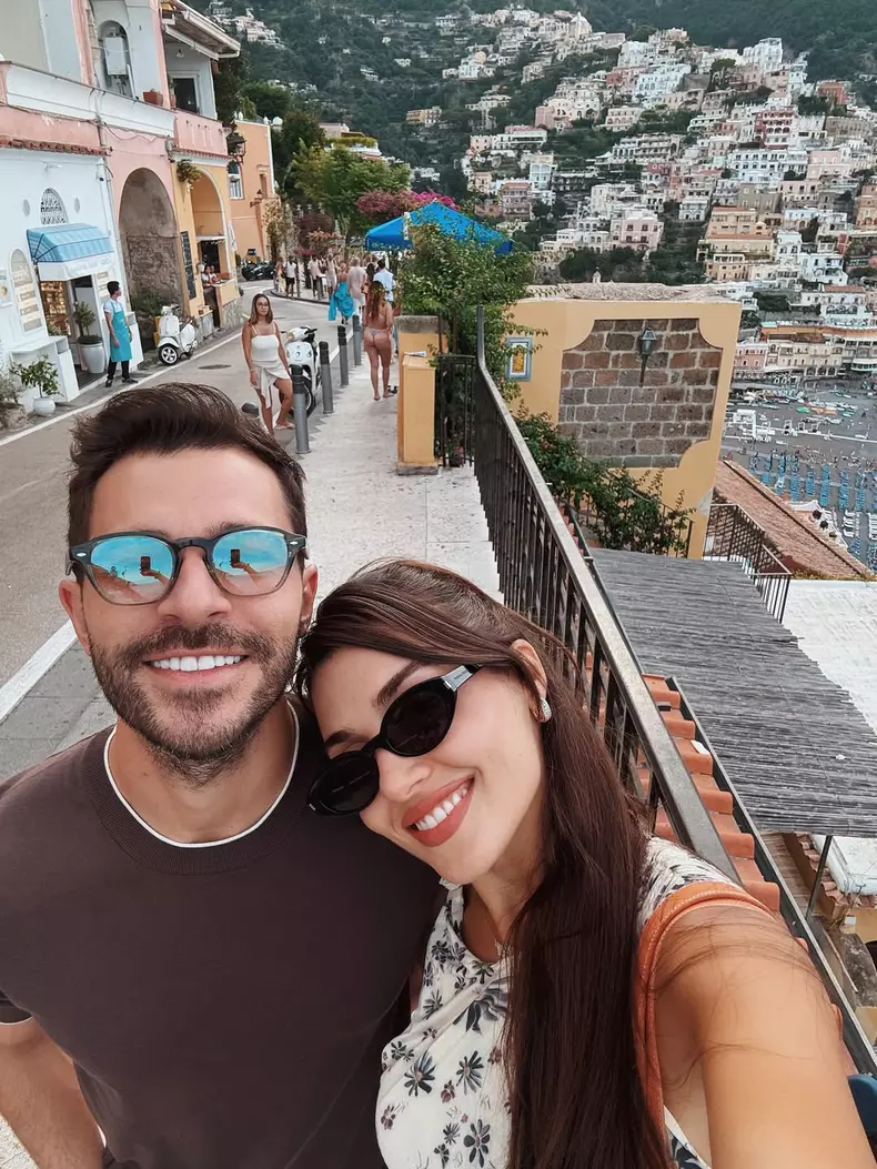 Hande-Erçel-vacanta-italia-2025 (8)