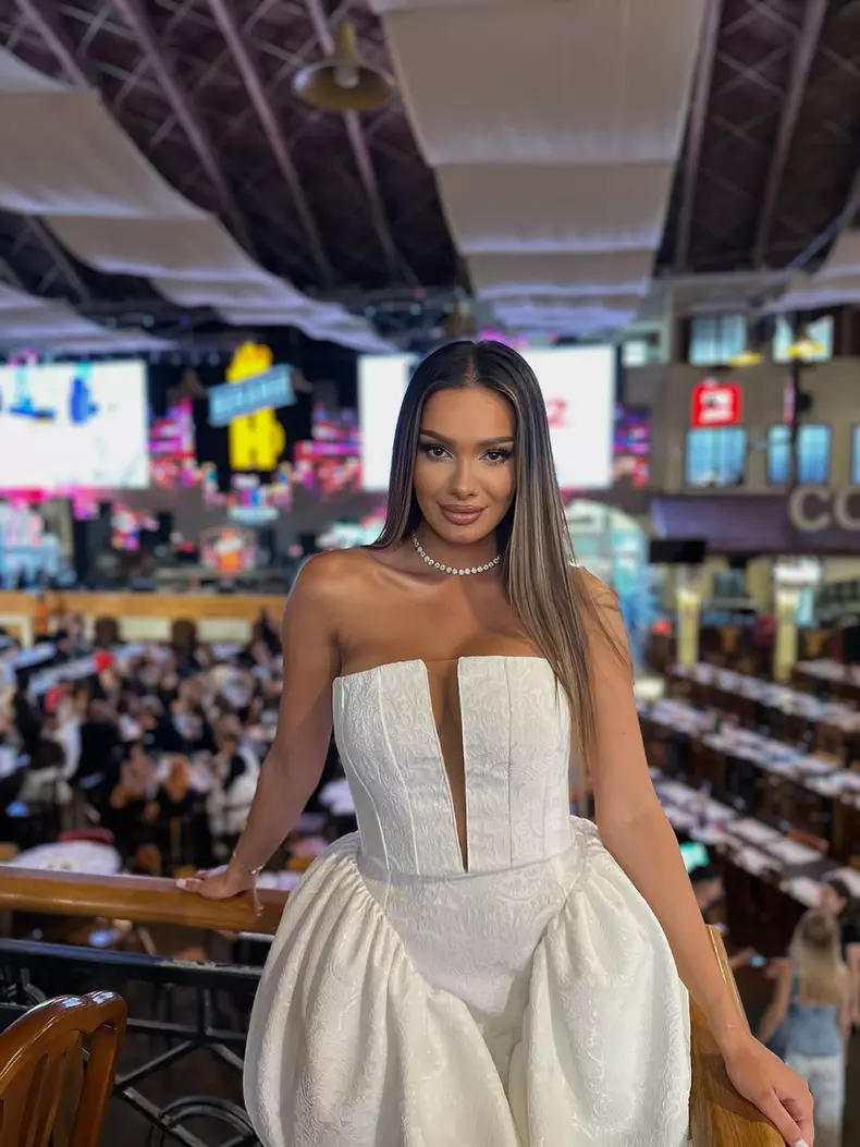 Imagini cu Andreea Crăciun de la Insula iubirii 2025 și fiica ei  (8)