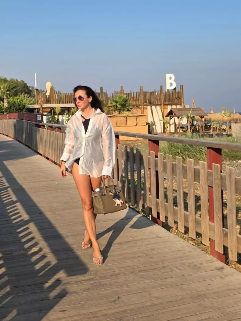 Unpublished raw moments of Marbella Beach & bar Friends & family House hunting Surprises Marbell