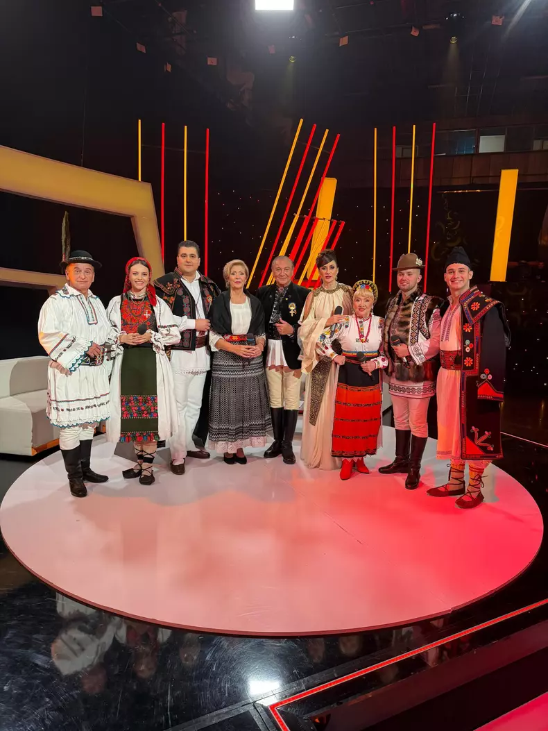 Invitati Petrecere cu cantec2