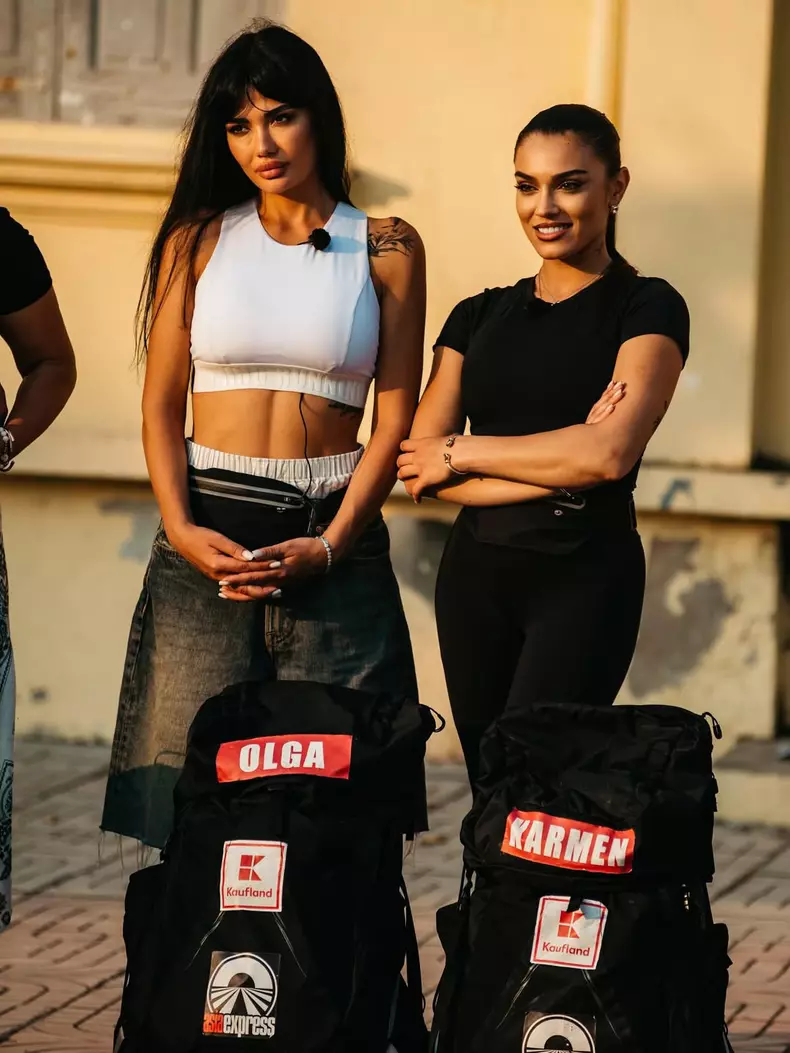 Karmen-si-Olga-Barcari-Asia-Express-6