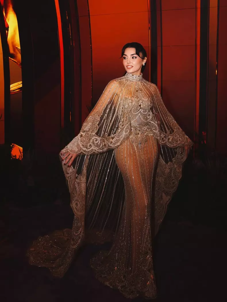 Hande Erçel (6)