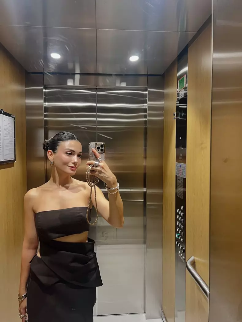 Ozge Yagiz6