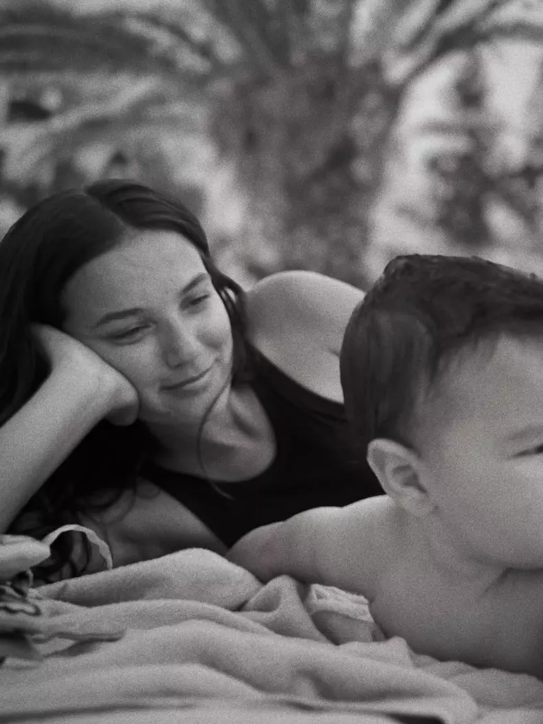 pinar-deniz-imagini-cu-fiul-ei (7)