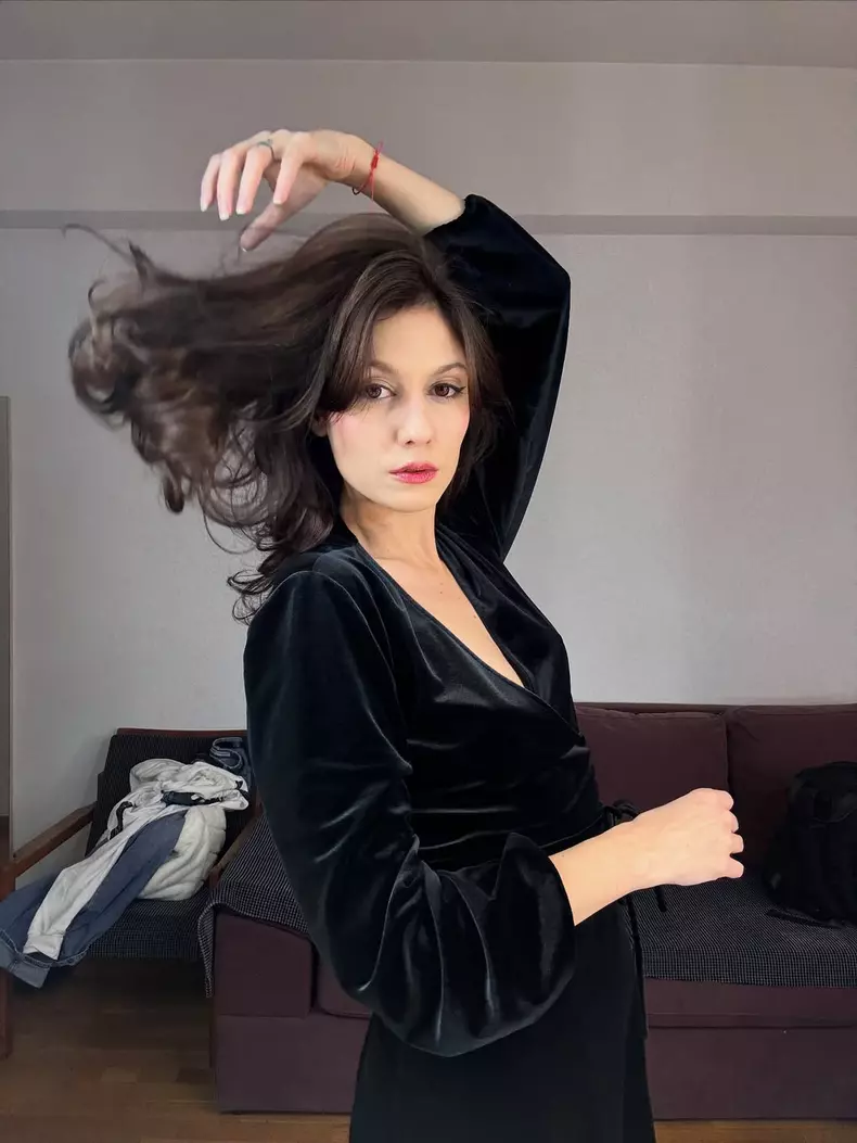 Ada Galeș1