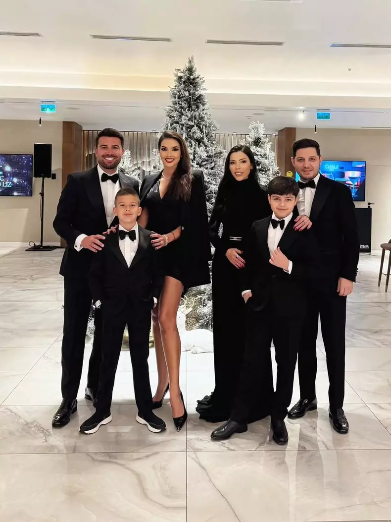 Adrian Mutu-Sandra-Mutu4