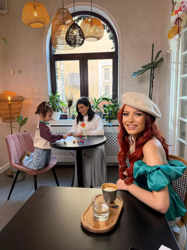 elena-gheorghe-adela-popescu-sedinta-foto-martie (4)