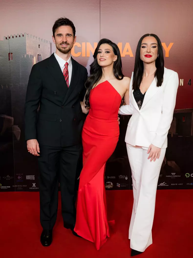 Olivia-Odaianu-Madalina-Bellariu-si-Eduard-Trica