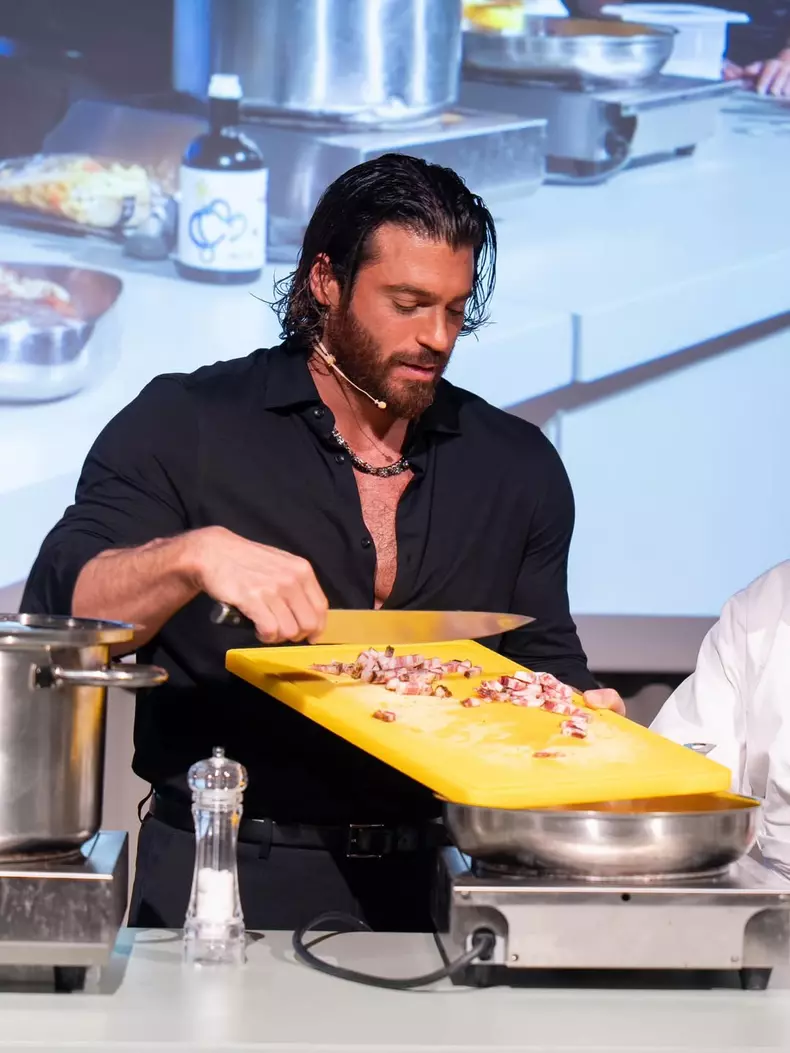 can-yaman-cooking-show (10)