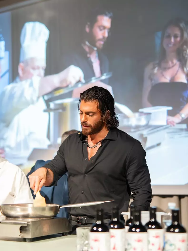 can-yaman-cooking-show (12)