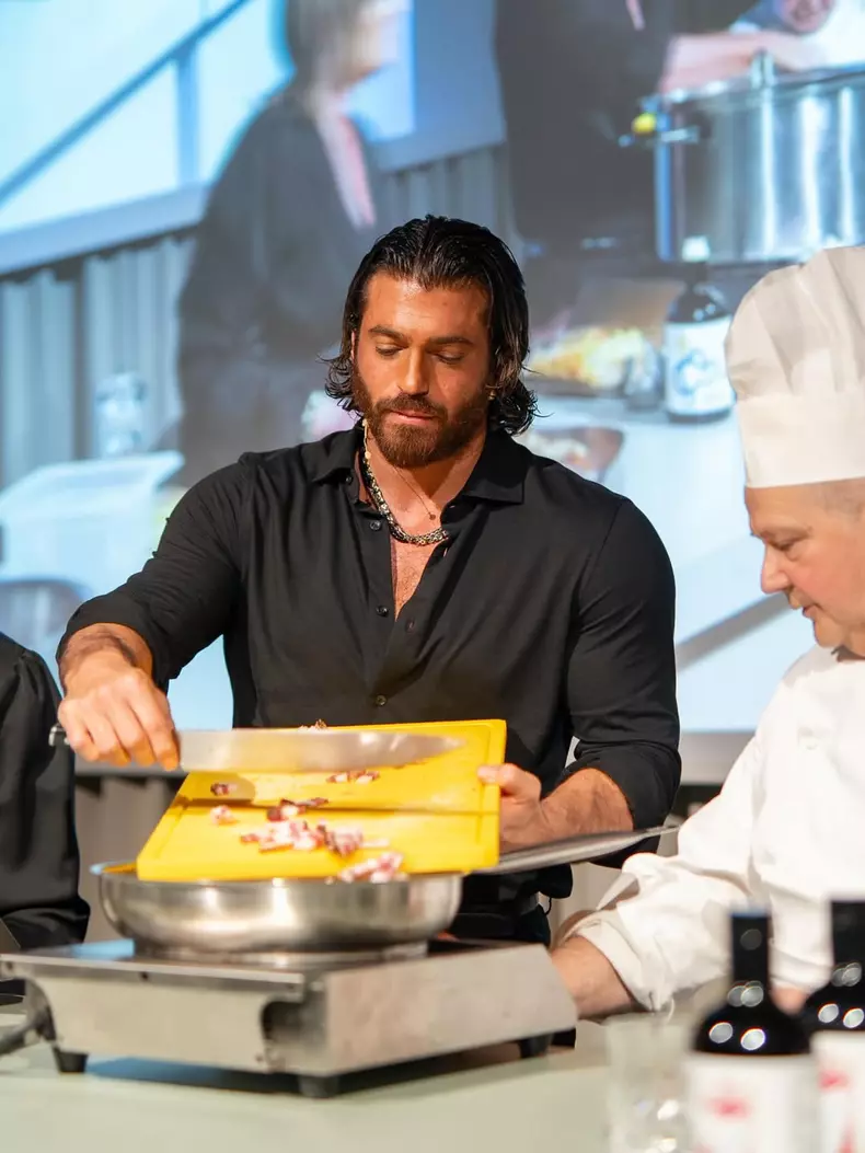 can-yaman-cooking-show (9)