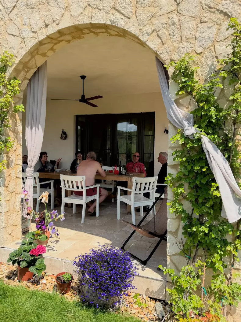adela-popescu-radu-valcan-casa-susani-imagini-noi (22)