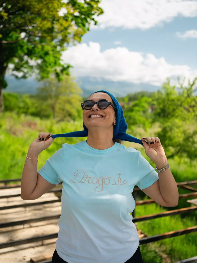 andreea-esca-noua-casa-porumbacu-de-sus-camin-cultural-a-lu-escana (7)
