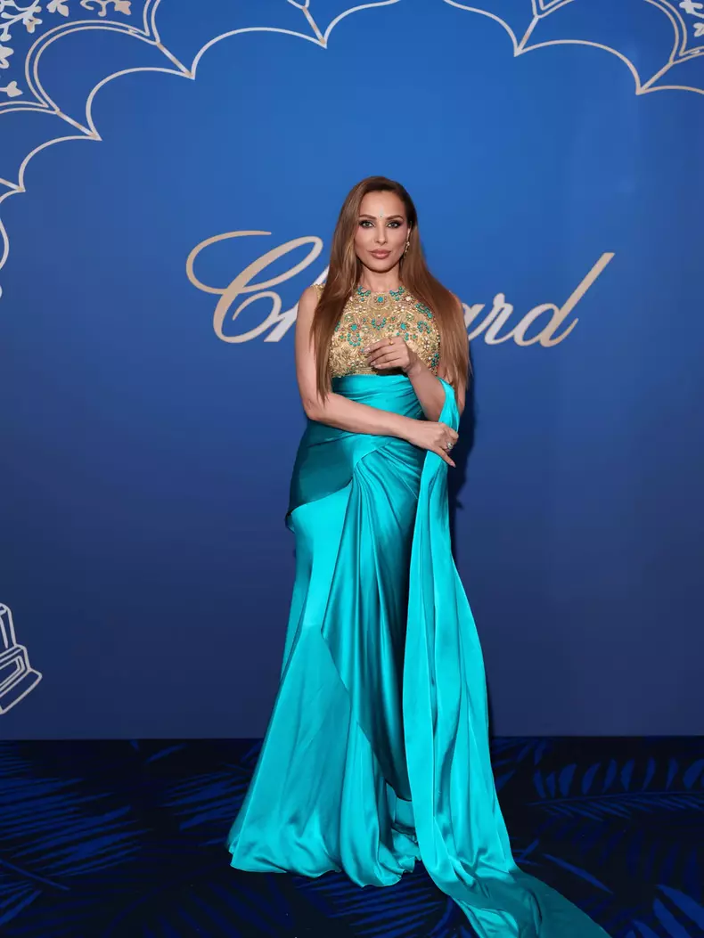 iulia-vantur-cannes-2026-tinuta-sari-turcoaz (4)