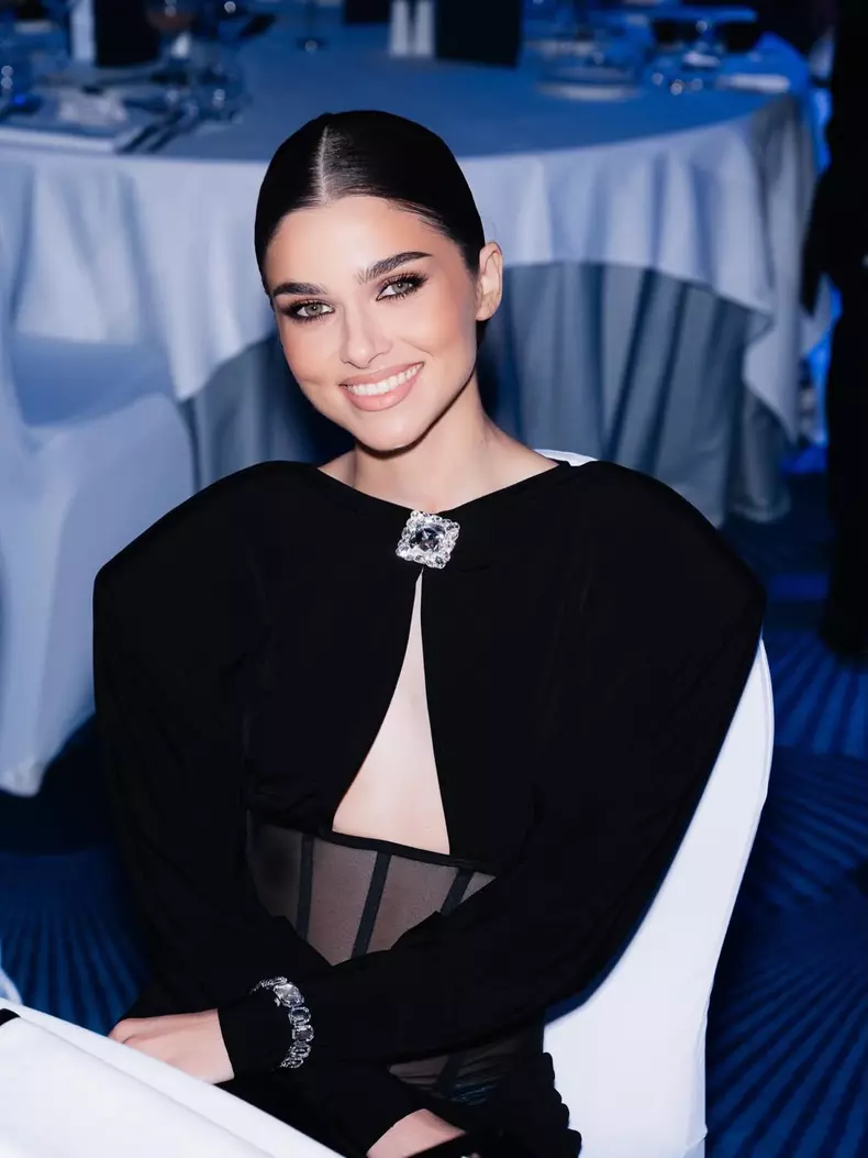 theo-rose-cannes-2026 (1)