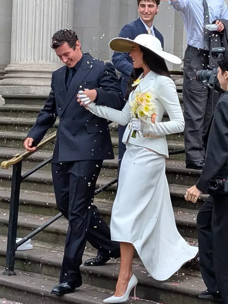 dua-lipa-nunta-callum-turner-costum-schiaparelli (10)