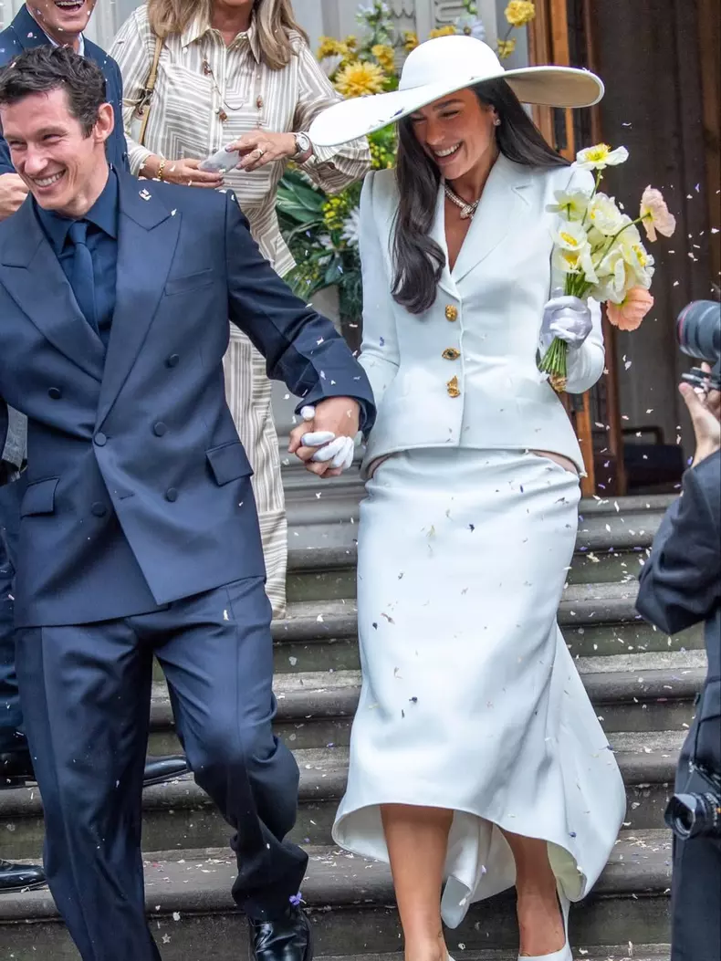 dua-lipa-nunta-callum-turner-costum-schiaparelli (9)