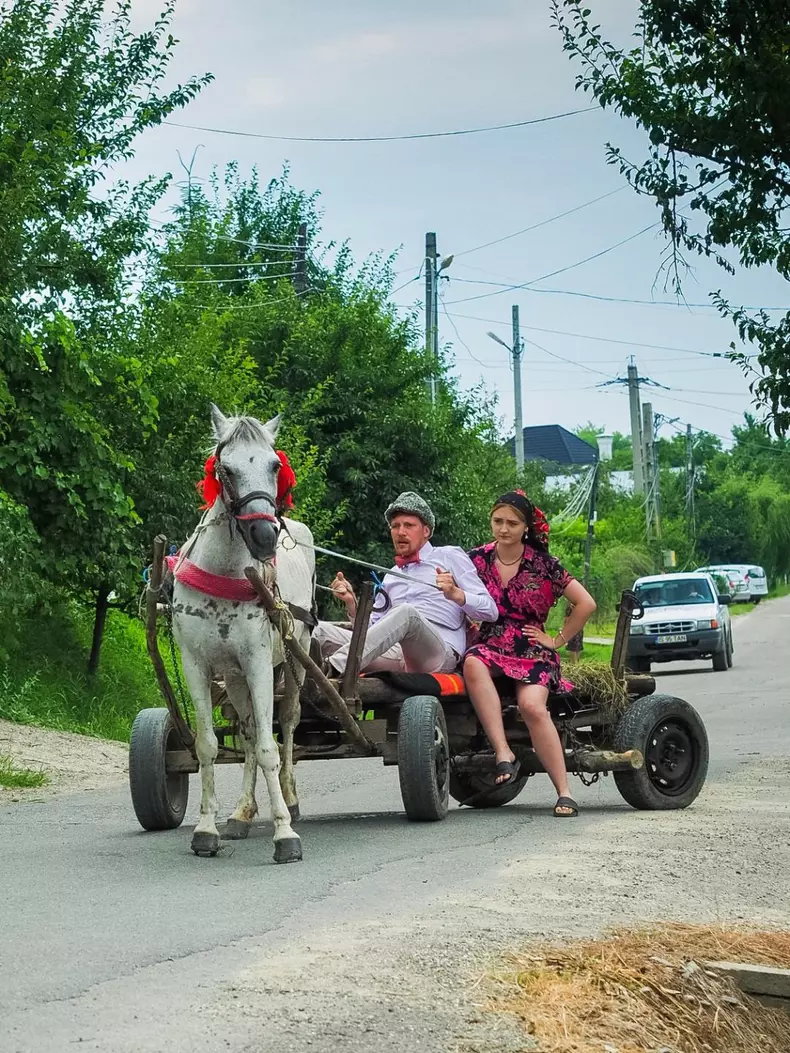 Imagini din serialul Moldovenii