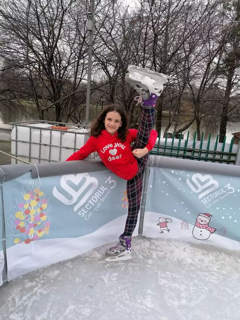 Sara-Ardeleanu-Golden-Buzz4