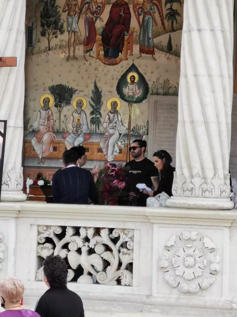 61062633-29ea-45cd-bcdd-0d0eb47b8308