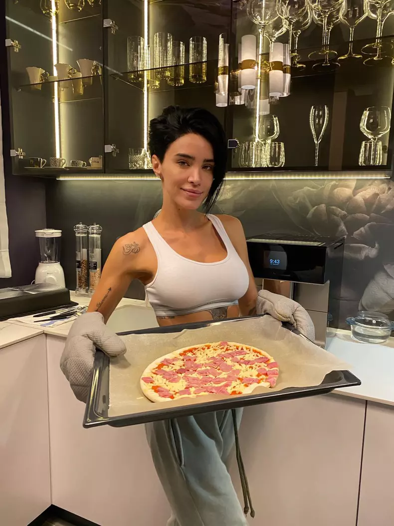 Adelina-Pestritu-casa-2