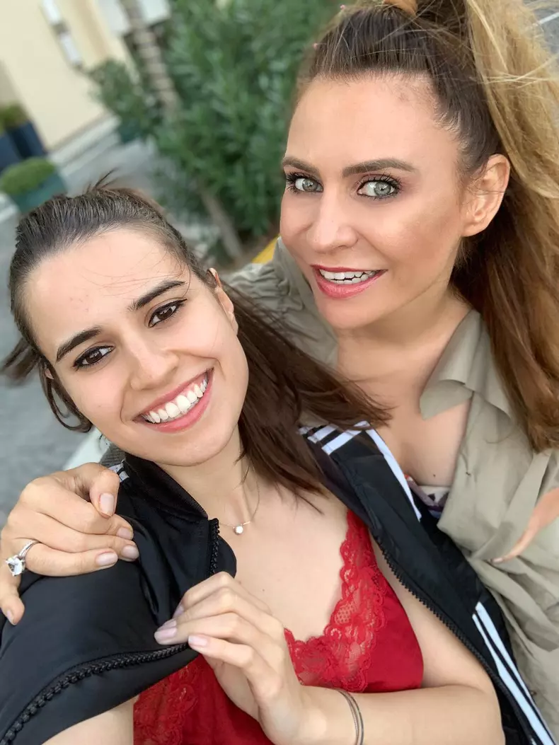 adina-buzatu-fiica-sara