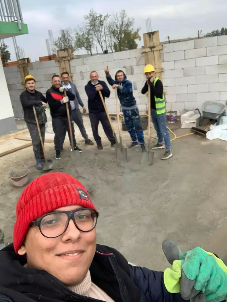 Florin Salam bani (1)