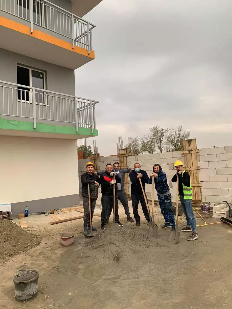 Florin Salam bani (2)