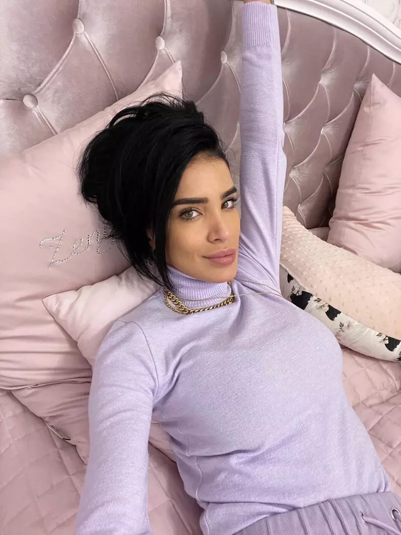 Adelina-Pestritu-Iulia-Albu-8