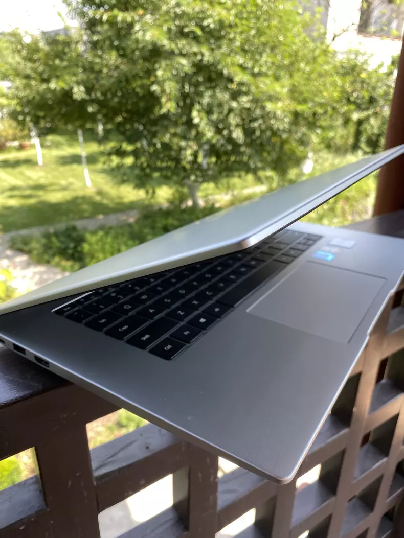 prezentare-huawei-matebook-d15-un-laptop-care-traduce-luxul-din-scump-in-accesibil-8-1