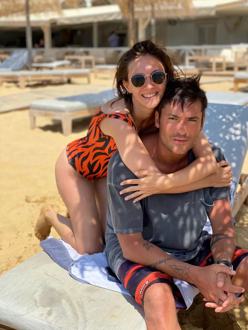 Adela-Popescu-a-nascut-3