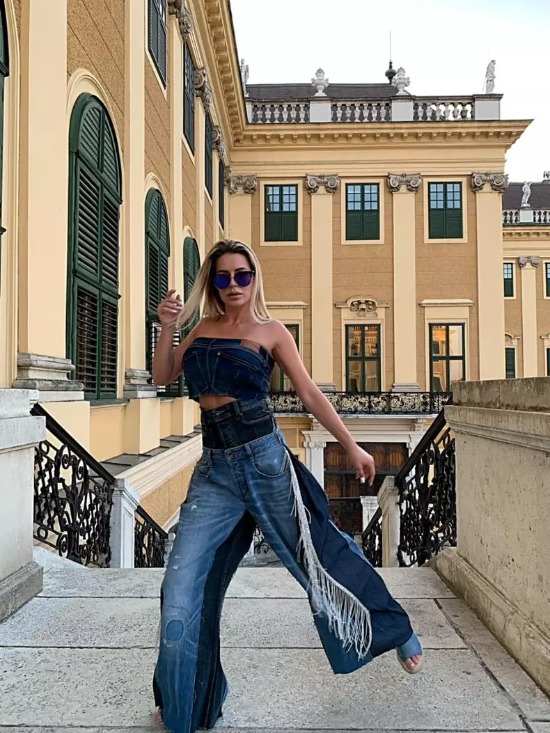 Cine-este-Sensy-Bravo-ai-stil-3