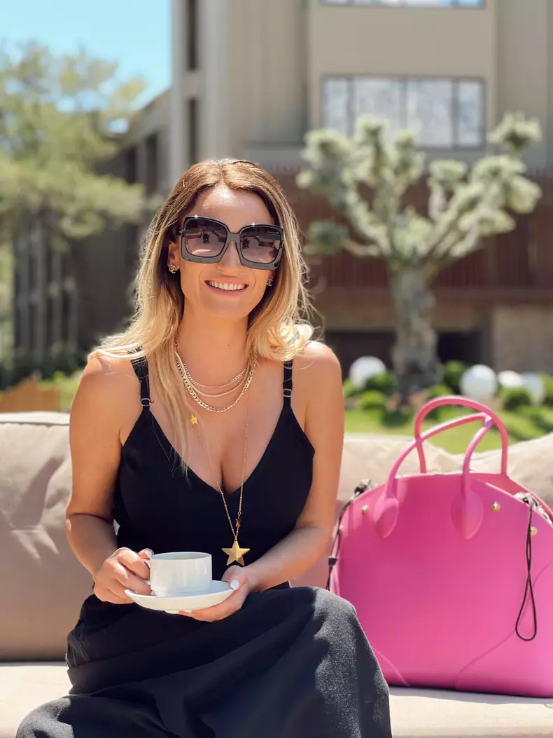 Carmen-Negoita-Bravo-ai-stil-11