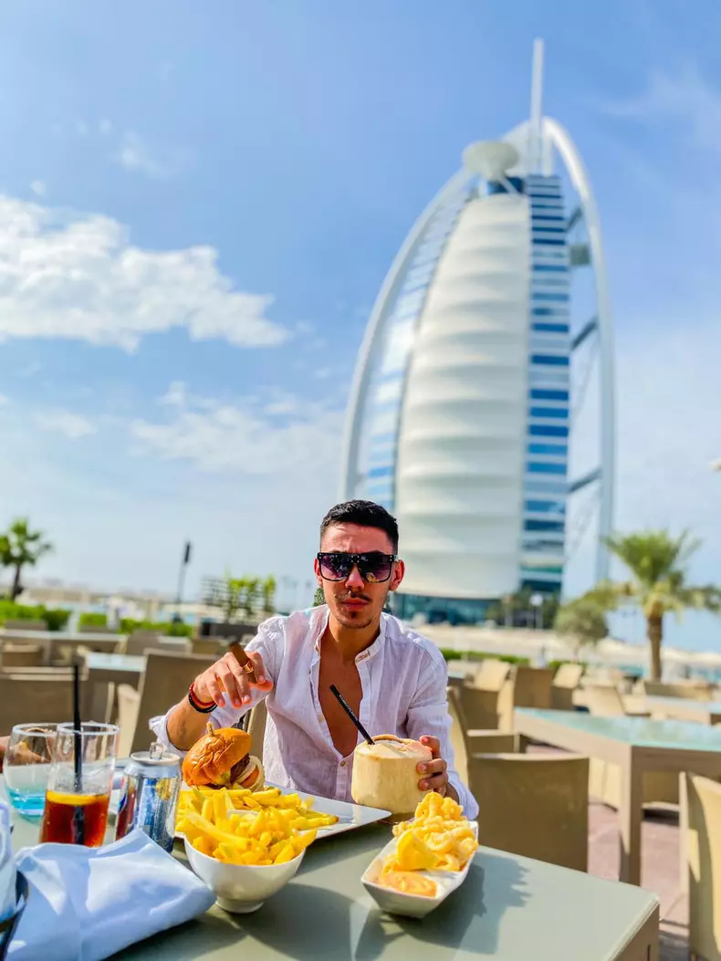 cine-este-armin-nicoara-cati-ani-are-9