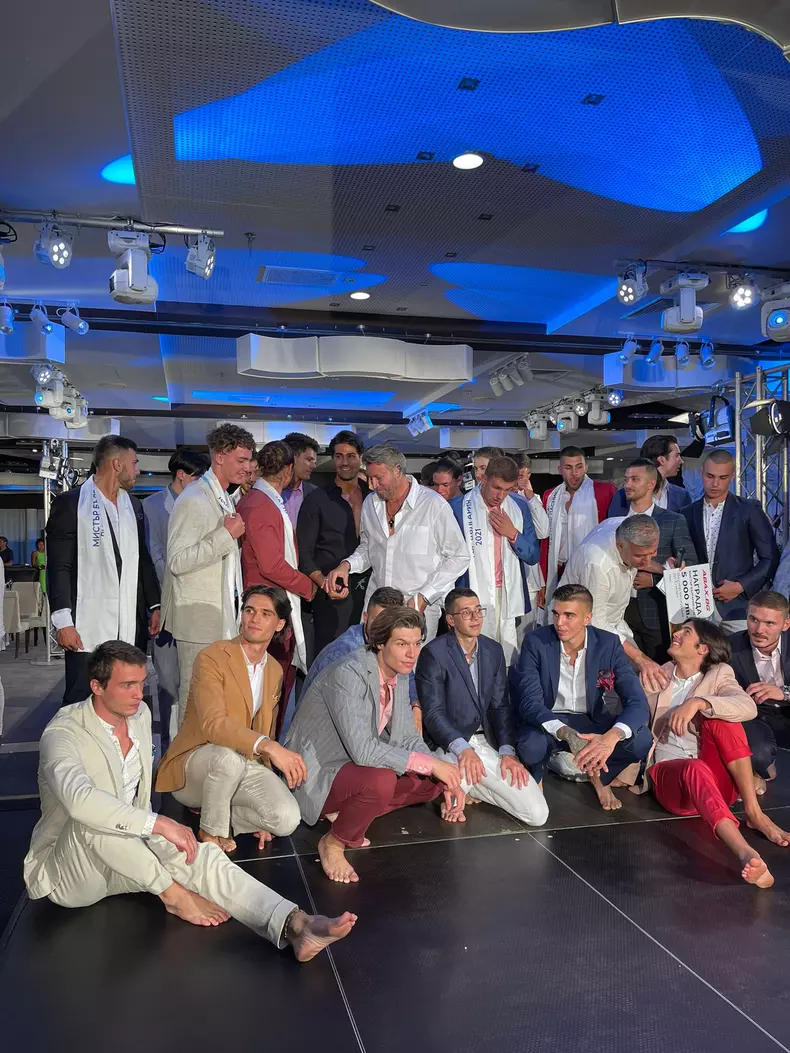 catam-alaturi-de-concurentii-Mister-Bulgaria