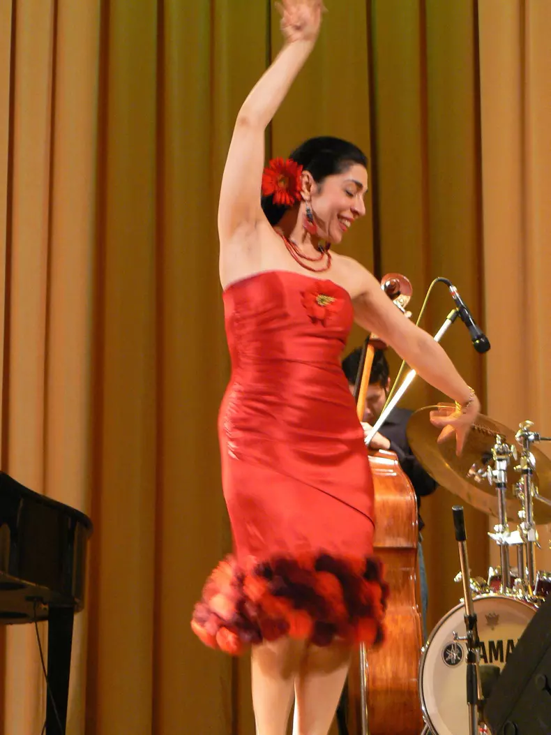 329804_319756968039383_26362051_o