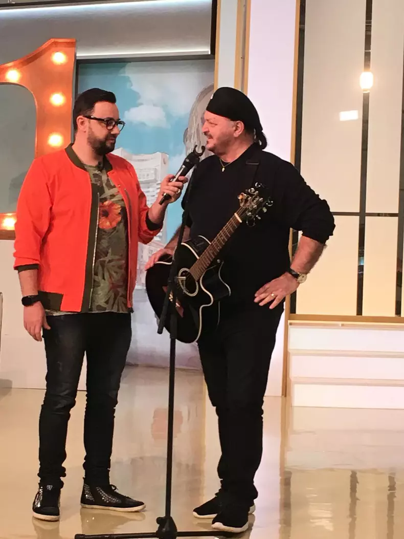 52716974_618021435327008_130722462139678720_n-3