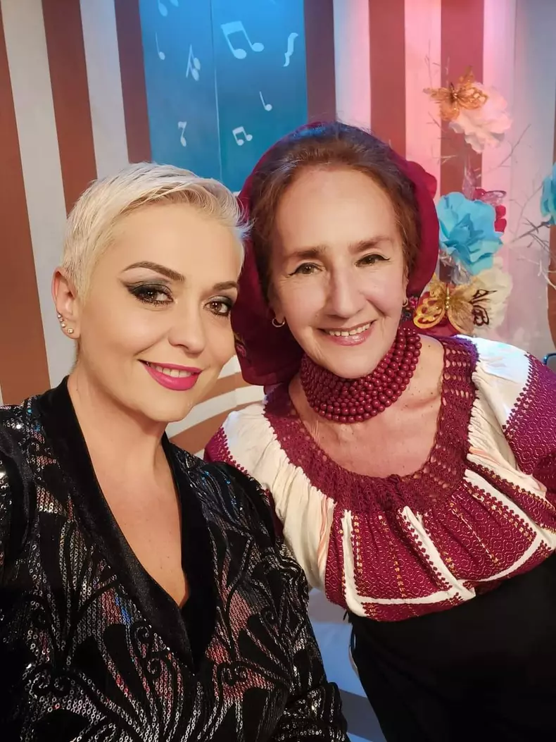 monica-anghel-silueta-1