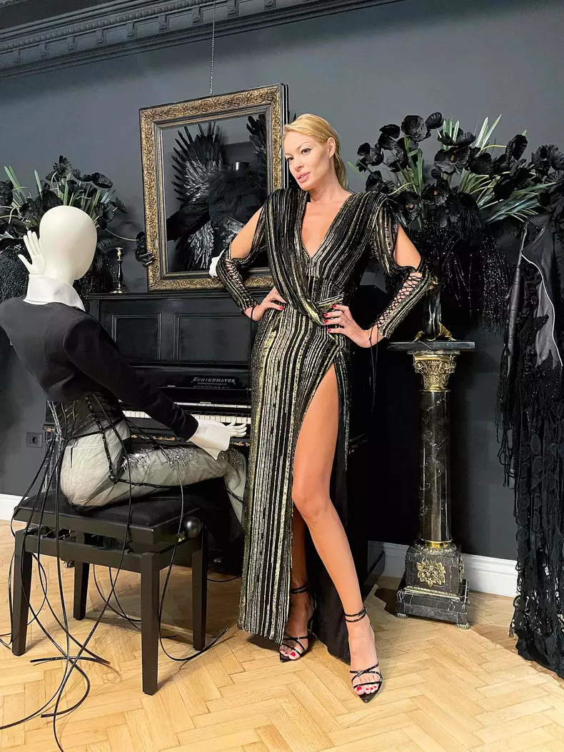 Valentina-Pelinel-7-1