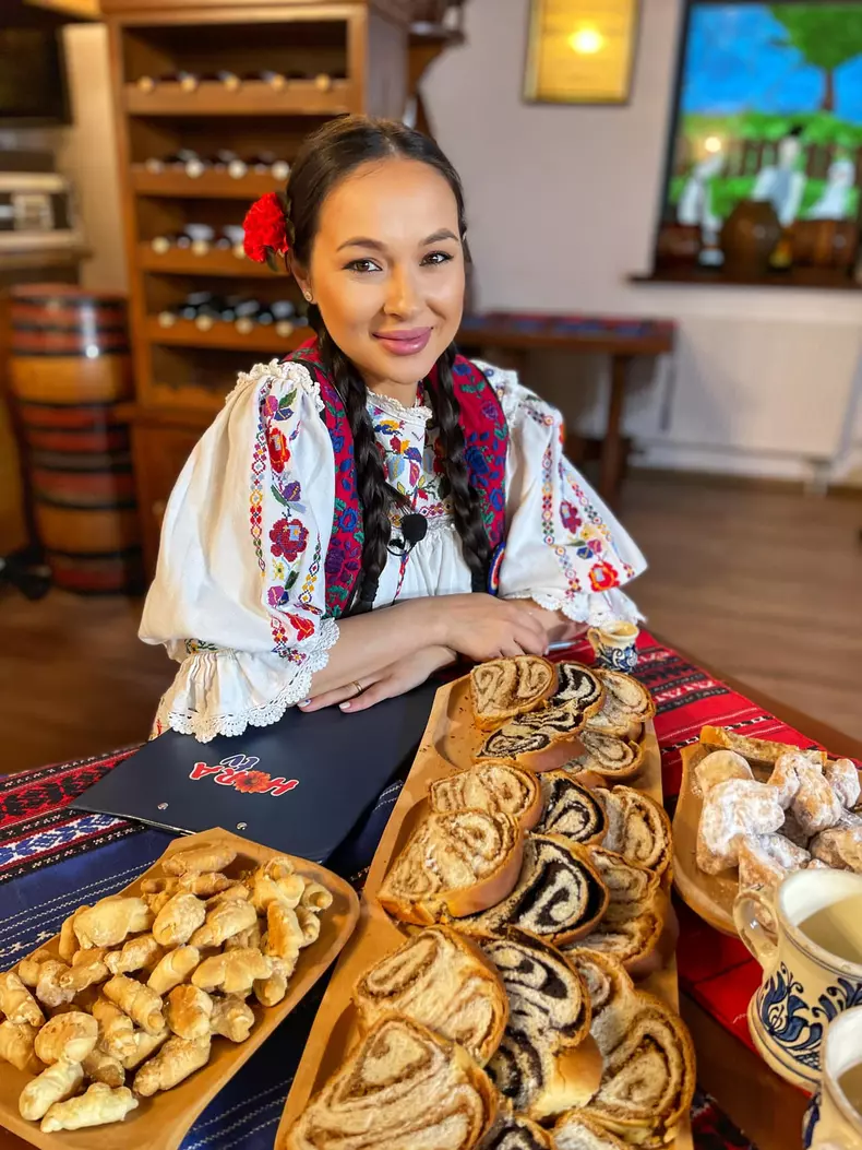 Vladuta Lupau artista