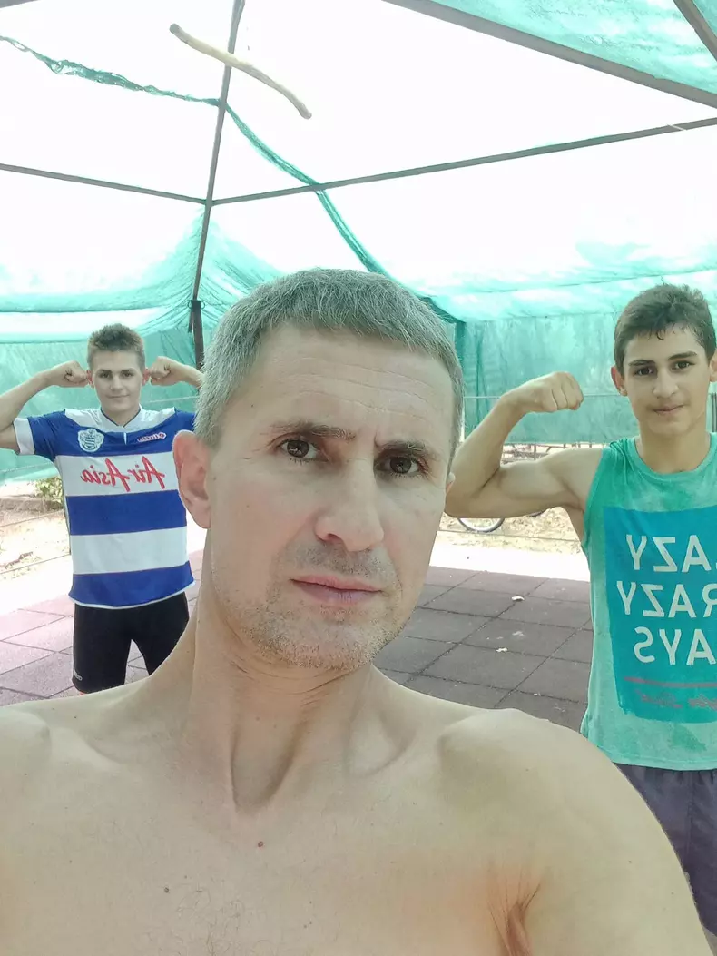 cum-arata-zmicul-hercule-la-17-ani-in-copilarie-giuliano-stroe-a-uimit-o-tara-intreaga-cu-forta-sa_13