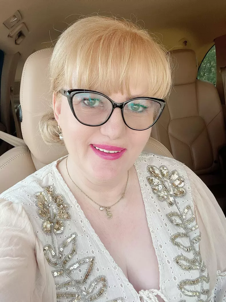 SANDA ARGINT A DIVORTAT