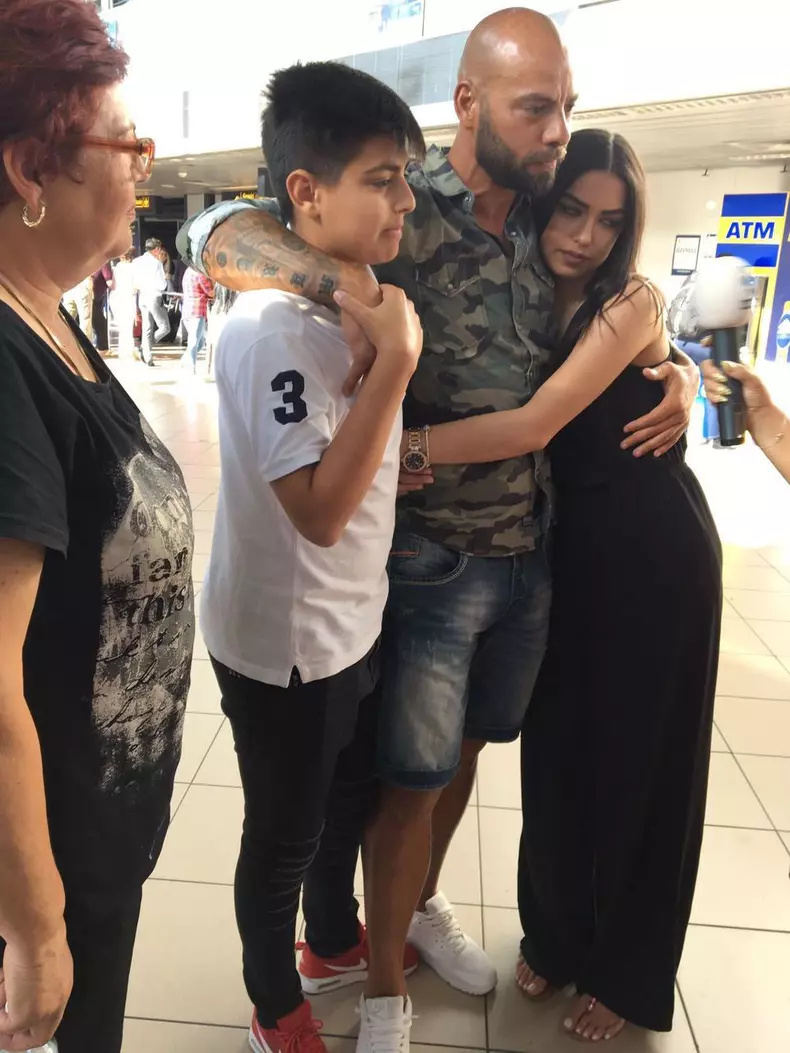 kirita-imbratisat-copii