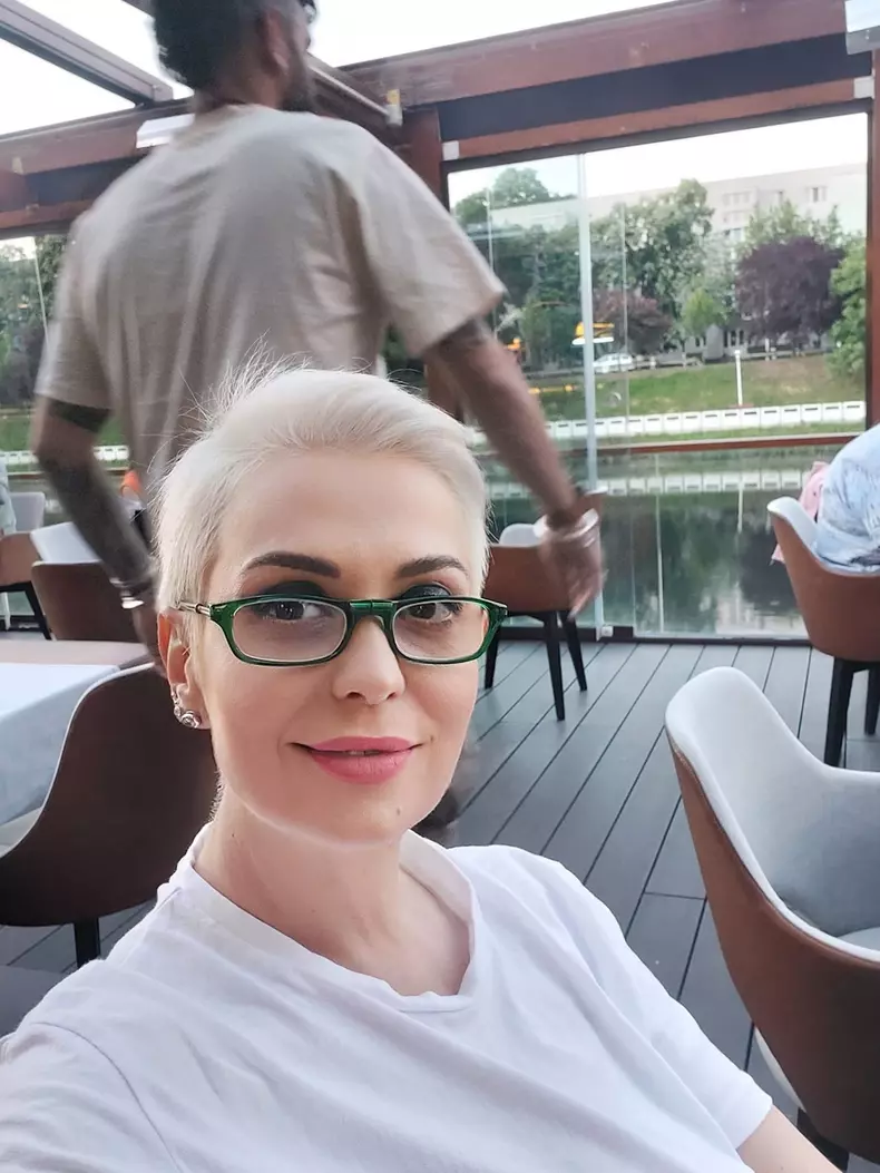 monica anghl artista