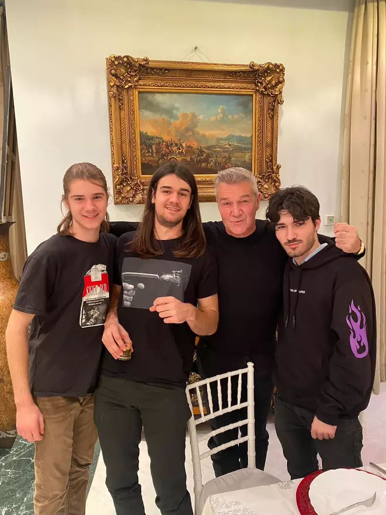 269981205_10228072124376205_8727658985113567063_n