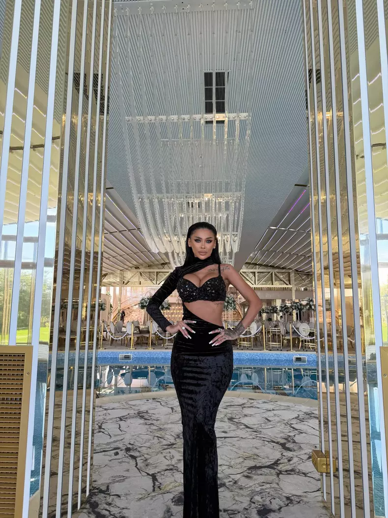 Cristina Pucean3