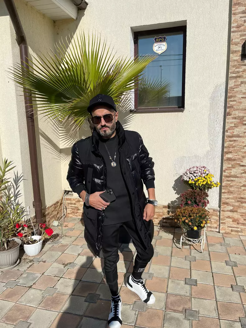 mayk simionescu frate